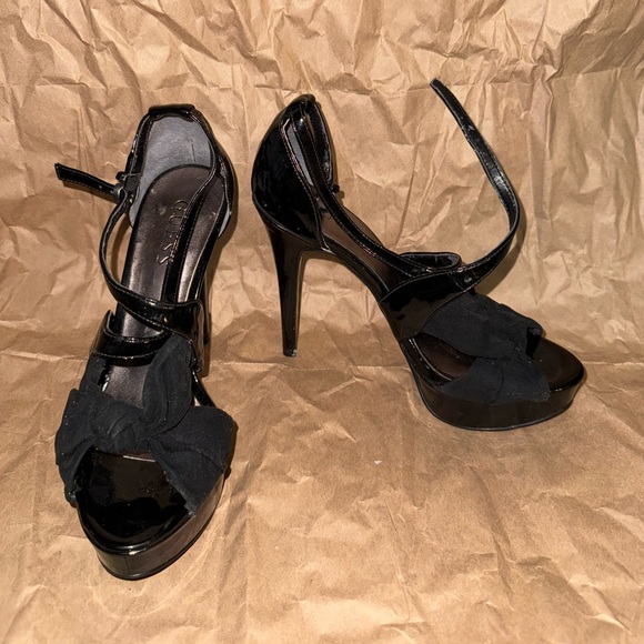 Guess Black Patent Leather Heels - Picture 1 of 1